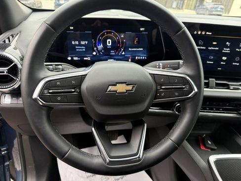 Used 2025 Chevrolet Equinox LT w/ Safety and Technology Package image 13