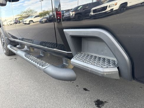 Used 2022 Chevrolet Silverado 2500 LTZ w/ LTZ Plus Package image 4