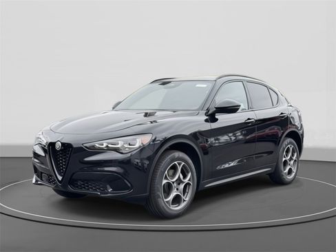 New 2025 Alfa Romeo Stelvio Sprint image 3