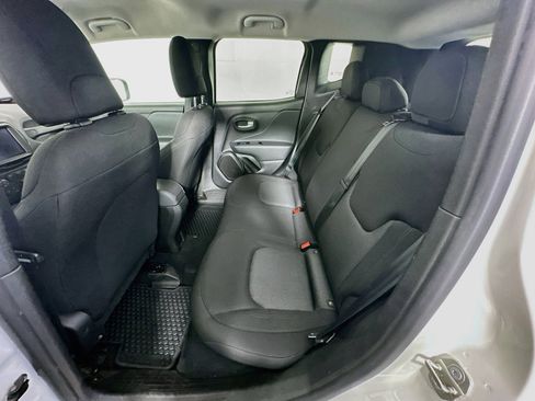 Used 2023 Jeep Renegade Latitude AWD/4WD image 29