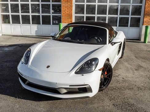 Used 2018 Porsche 718 Boxster GTS RWD image 2