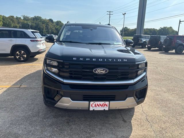 Certified 2025 Ford Expedition Platinum w/ Driver's Package AWD/4WD image 4
