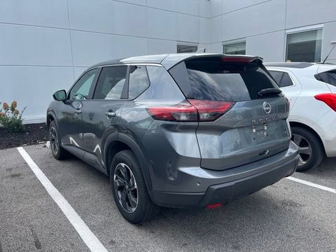 Used 2025 Nissan Rogue SV AWD/4WD image 4