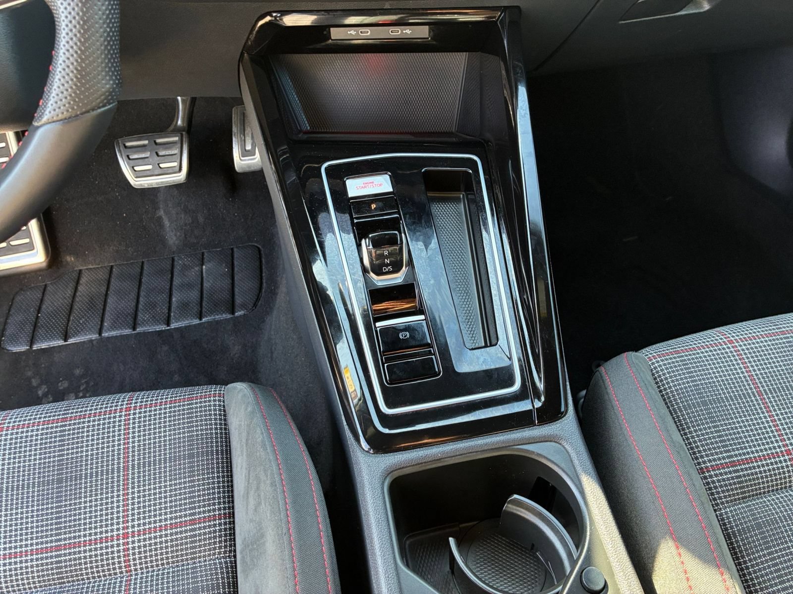 Used 2026 Volkswagen Golf S FWD image 38