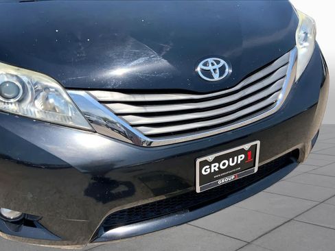 Used 2014 Toyota Sienna XLE FWD image 30