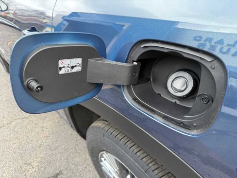 New 2026 Chevrolet Traverse LT image 24