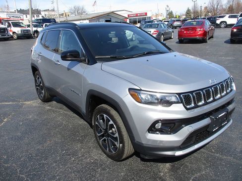 Used 2023 Jeep Compass Limited w/ Sun and Sound Group AWD/4WD image 3