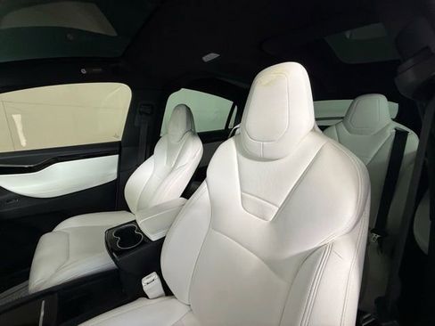 Used 2016 Tesla Model X 90D image 8