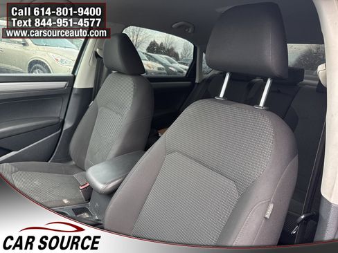 Used 2017 Volkswagen Passat 1.8T S image 21