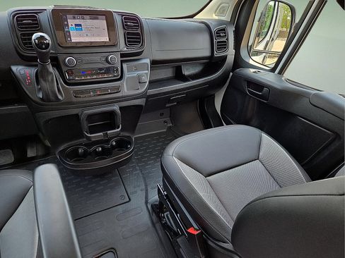 Used 2025 RAM ProMaster 2500 w/ Convenience Group FWD image 11