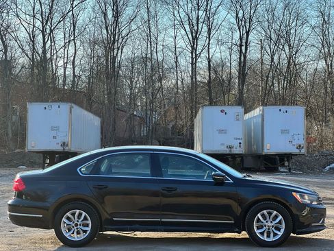 Used 2016 Volkswagen Passat 1.8T S FWD image 7