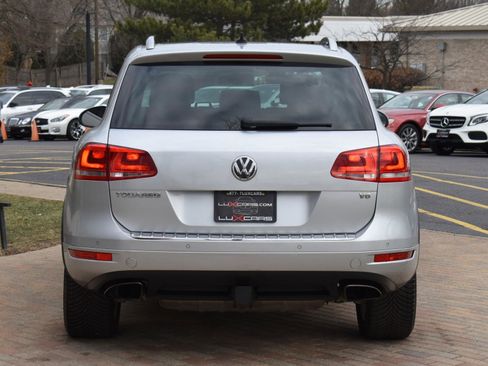 Used 2012 Volkswagen Touareg Sport image 9