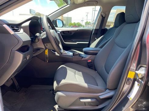 Certified 2021 Toyota RAV4 LE FWD image 11