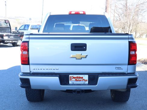 Used 2018 Chevrolet Silverado 1500 Custom w/ Custom Value Package image 8