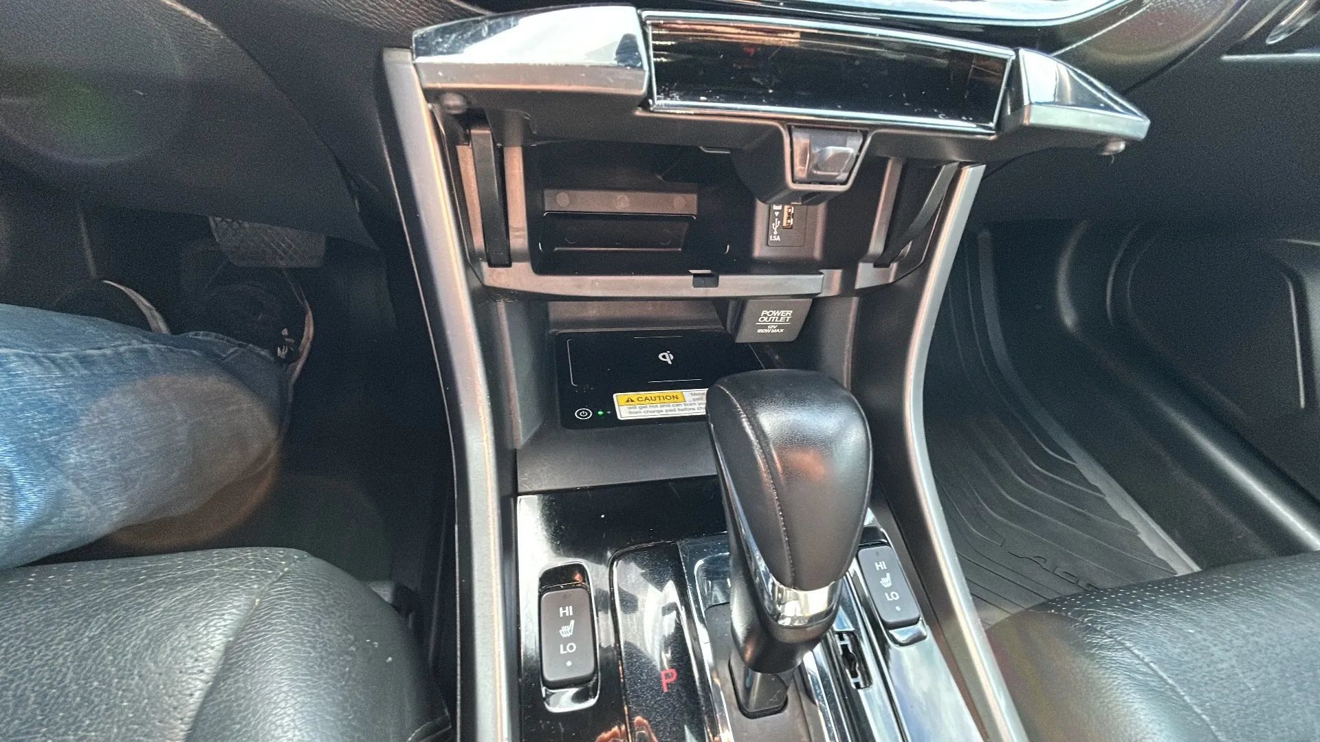 Used 2017 Honda Accord Touring image 11