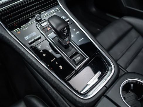 Used 2019 Porsche Panamera 4 image 27