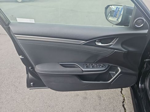 Used 2019 Honda Civic EX image 11