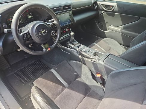 Used 2023 Toyota GR86 Premium w/ ALL Weather Mat Package (TMS) RWD image 3