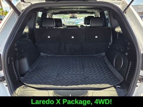 Used 2021 Jeep Grand Cherokee Laredo X AWD/4WD image 14