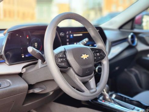 Used 2024 Chevrolet Trax LT image 19