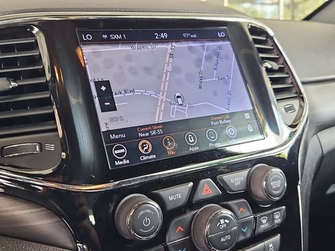 Used 2020 Jeep Grand Cherokee Laredo w/ Laredo X Package RWD image 18