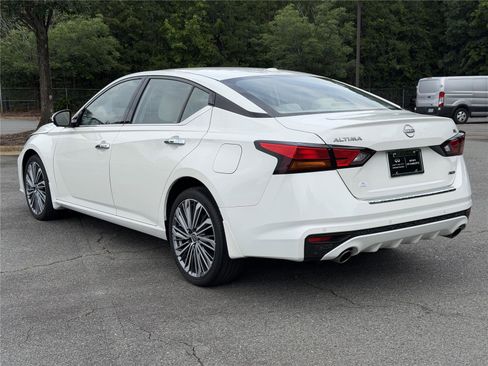 Used 2023 Nissan Altima 2.5 SL AWD/4WD image 27