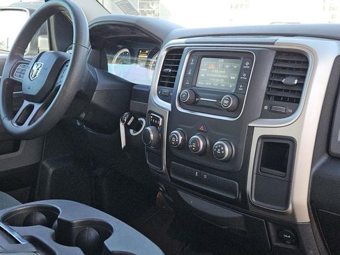 Used 2020 RAM 1500 Classic SLT image 29