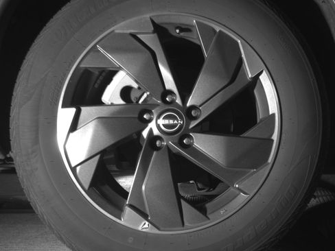 Used 2025 Nissan Rogue SV image 15