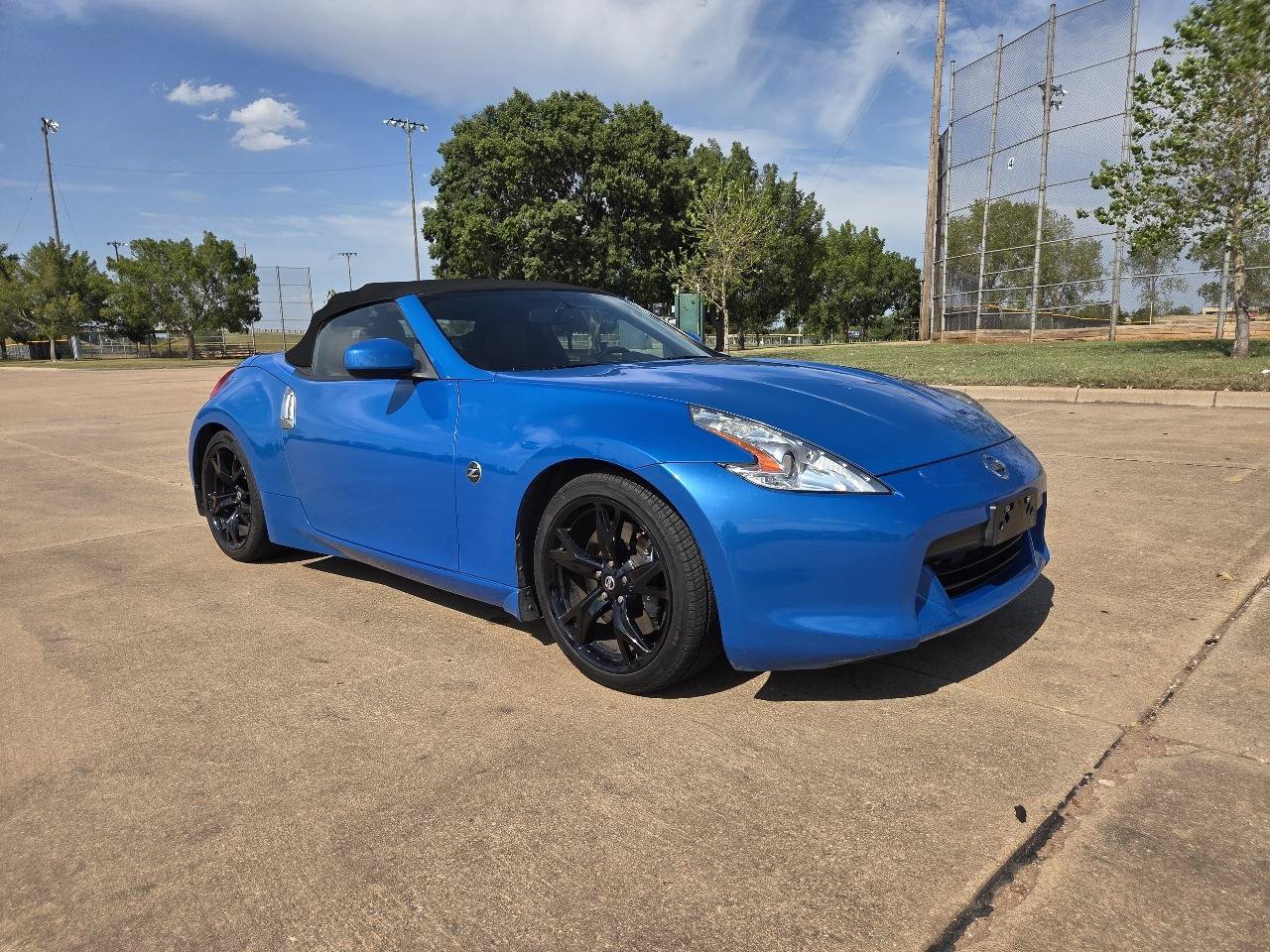 Used 2010 Nissan 370Z Touring w/ Sport Pkg RWD image 25