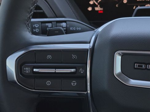 Used 2025 GMC Yukon XL Denali w/ Denali Reserve Package image 16