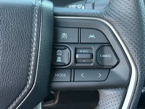 Certified 2025 Toyota Tacoma SR5 AWD/4WD image 19
