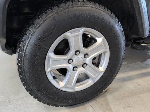 Used 2019 Jeep Wrangler Sport w/ Quick Order Package 28S image 9