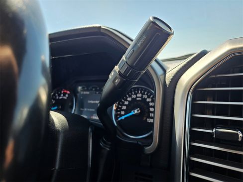 Used 2020 Ford F350 Platinum w/ FX4 Off-Road Package image 22