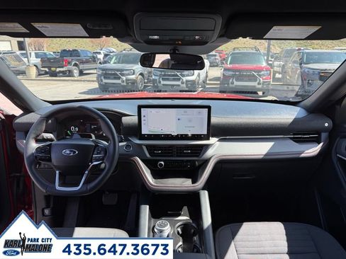 Used 2025 Ford Explorer ST-Line w/ ST-Line Street Pack AWD/4WD image 30