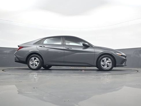Used 2024 Hyundai Elantra SE FWD image 36
