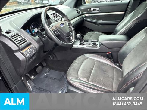 Used 2019 Ford Explorer XLT w/ Equipment Group 202A image 11