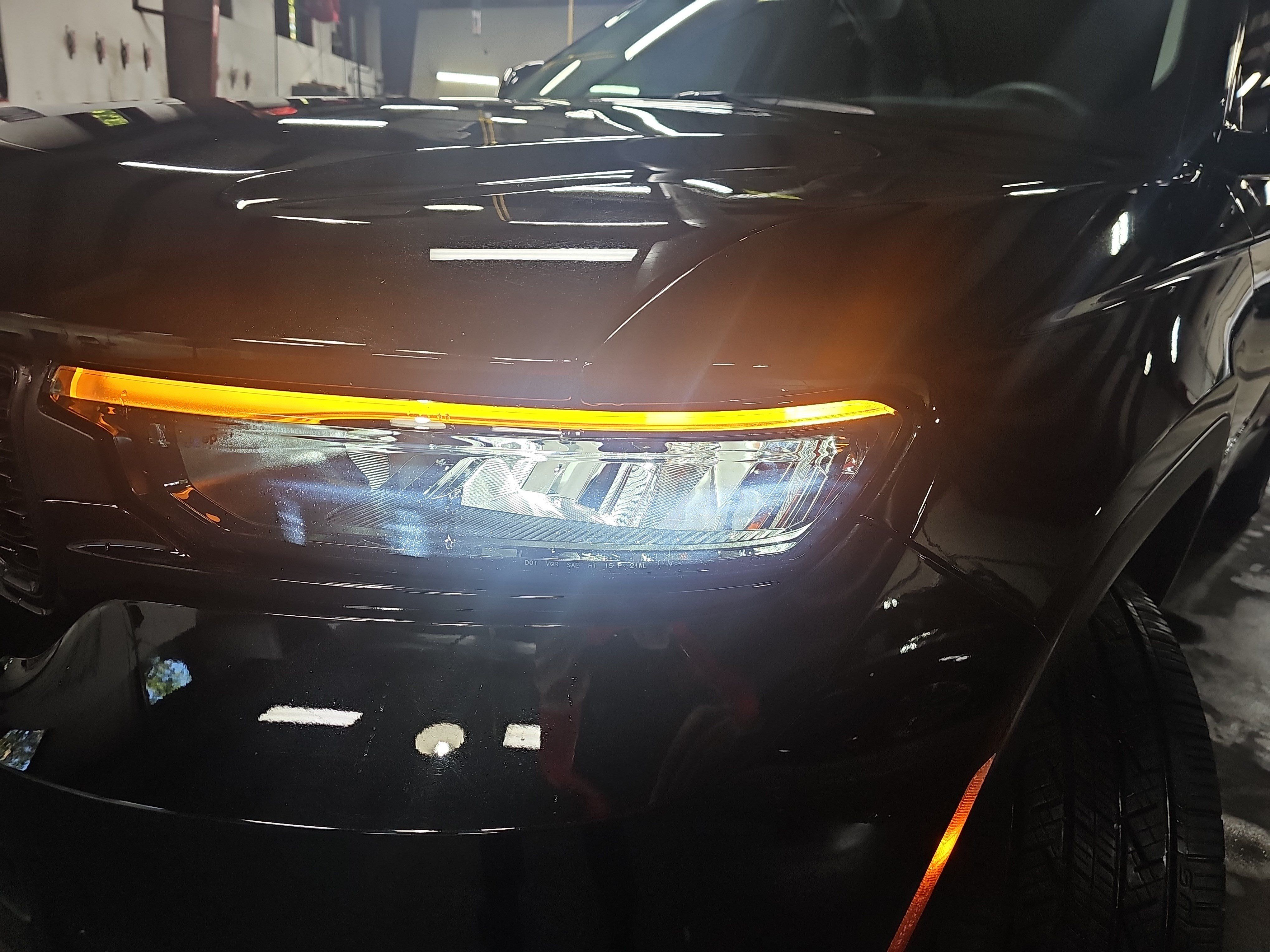 Used 2023 Jeep Grand Cherokee L Limited w/ Black Appearance Package AWD/4WD image 32