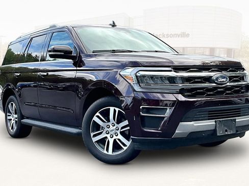 Used 2024 Ford Expedition Limited AWD/4WD image 3