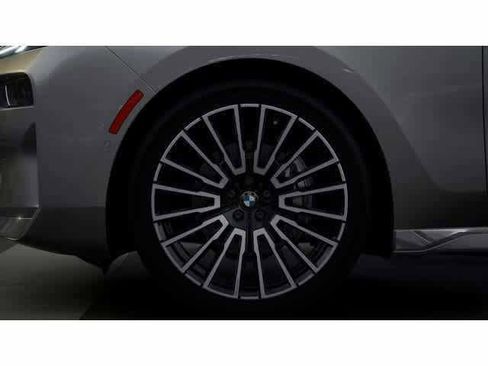 New 2025 BMW i7 eDrive50 image 7