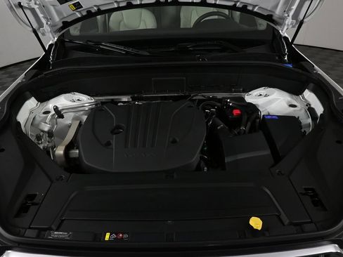 Used 2025 Volvo XC90 B5 Plus w/ Protection Package Premier image 30