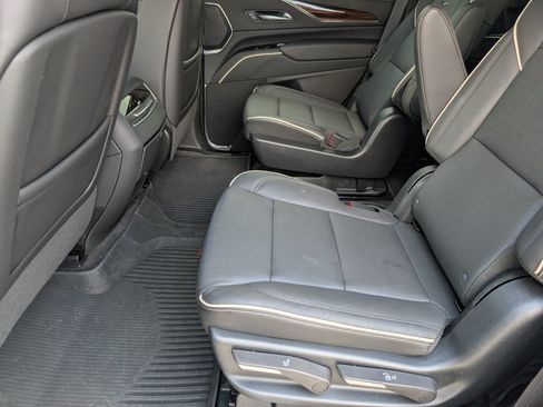 Used 2023 Cadillac Escalade Premium Luxury w/ LPO, Floor Liner Package AWD/4WD image 11