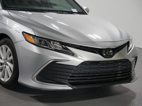 Certified 2022 Toyota Camry LE FWD image 4