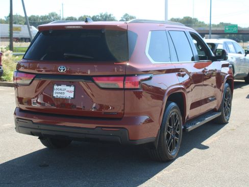 Used 2025 Toyota Sequoia SR5 w/ SR5 Premium Package image 21