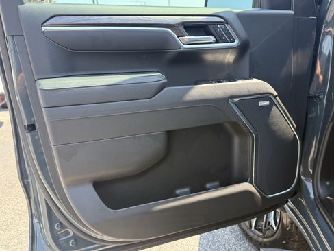 Used 2025 Chevrolet Silverado 1500 LTZ AWD/4WD image 14