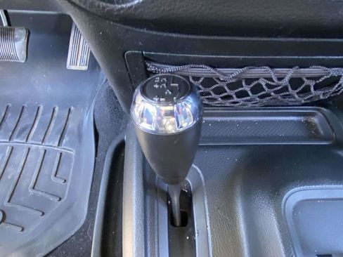 Used 2017 Jeep Wrangler Unlimited Sahara image 21