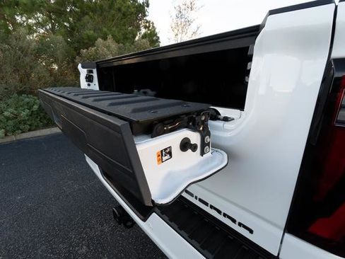 Used 2025 GMC Sierra 2500 Denali Ultimate image 10