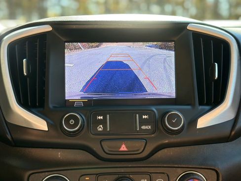 Used 2019 GMC Terrain SLT w/ Infotainment Package II image 32