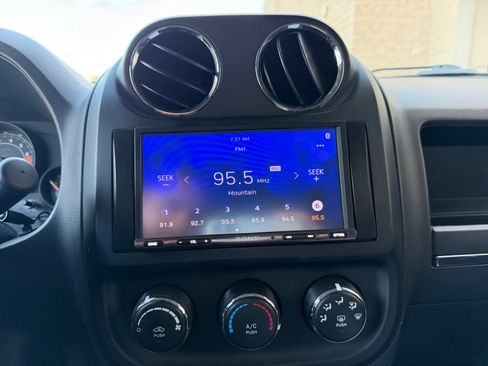 Used 2016 Jeep Patriot Sport w/ Power Value Group image 12