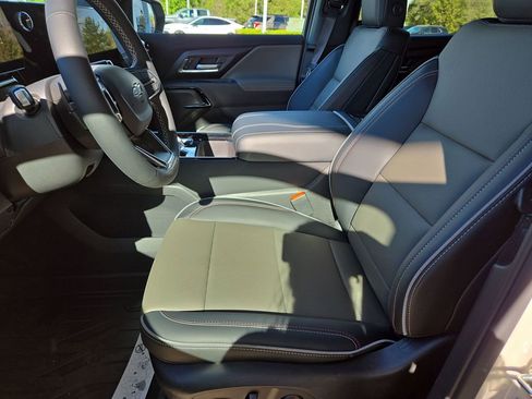 New 2026 Chevrolet Silverado EV Trail Boss image 10