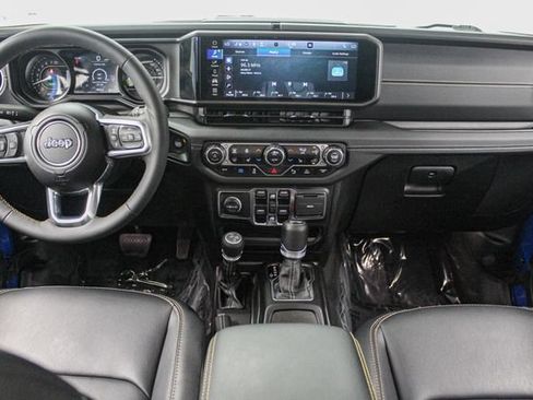 Used 2024 Jeep Wrangler Unlimited Sahara w/ Safety Group AWD/4WD image 30